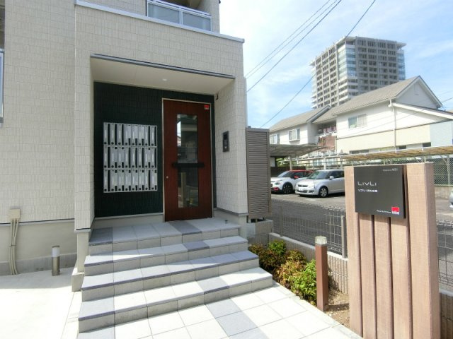 リブリ・GRAND葵のエントランス