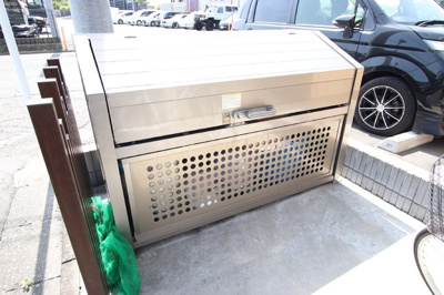 敷地内ごみ置き場