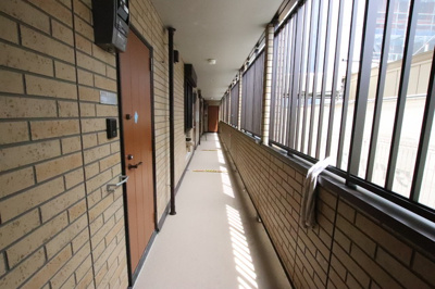 １階共用廊下