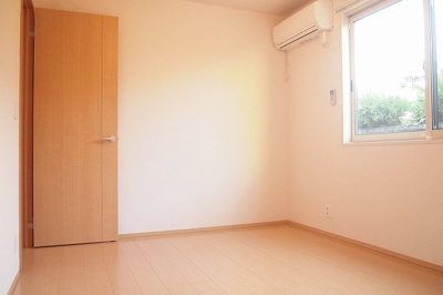 【内装】 | アンアミ | 洋室