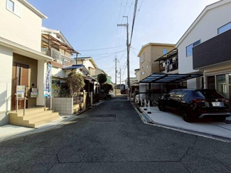 【前面道路含む現地写真】