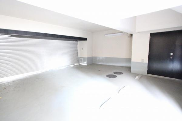 世田谷区瀬田１丁目の一戸建ての駐車場