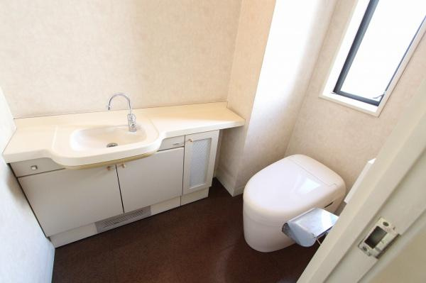 世田谷区瀬田１丁目の一戸建てのトイレ