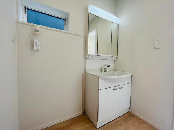 【独立洗面台】 | 写真は同社施工例です。