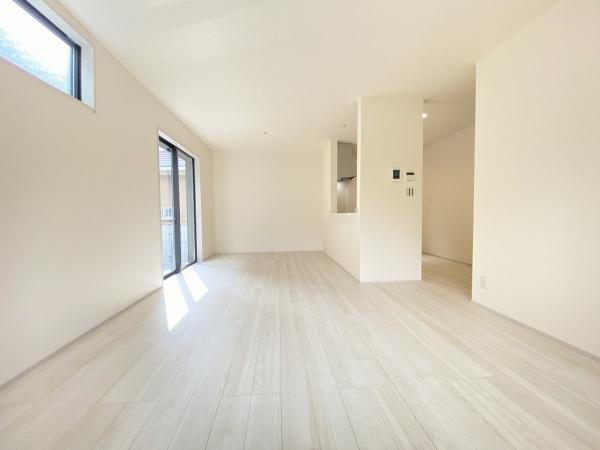 【居間・リビング】 | 垂水区仲田2丁目　新築戸建