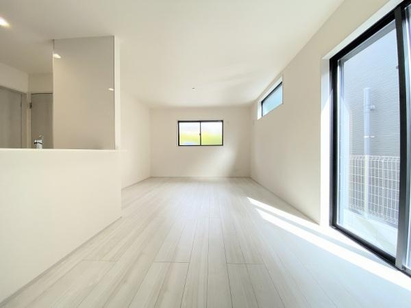 【居間・リビング】 | 垂水区仲田2丁目　新築戸建