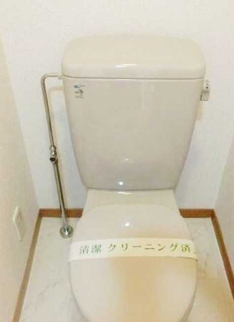 フェニックス三軒茶屋　駅近　家具家電付き　ネット無料のトイレ