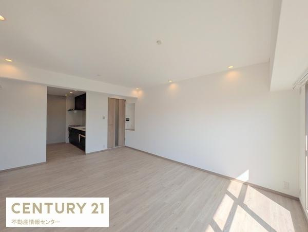 【居間・リビング】 | 千舟リバーサイドヴィラＤ棟