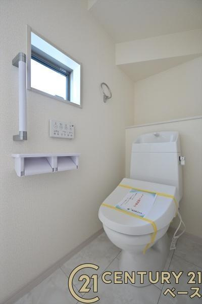 リーブルガーデン田原本町 ／新築一戸建の内観：施工例|■フチなし＆トルネード洗浄でお掃除も楽らく！ウォシュレット付きです！■