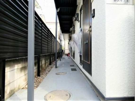 スカイハウス　礼金０　ネット無料　学生さんオススメのエントランス