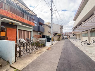 【前面道路含む現地写真】