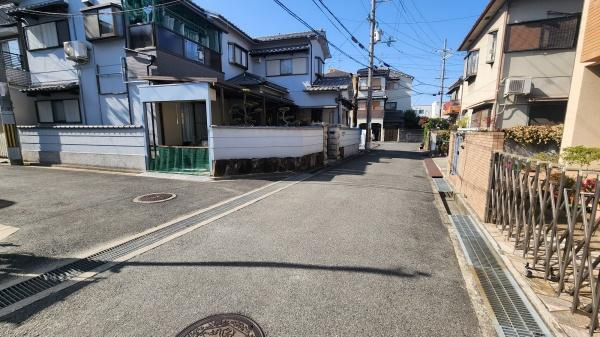 【前面道路含む現地写真】