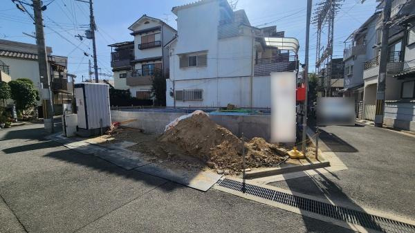 【前面道路含む現地写真】
