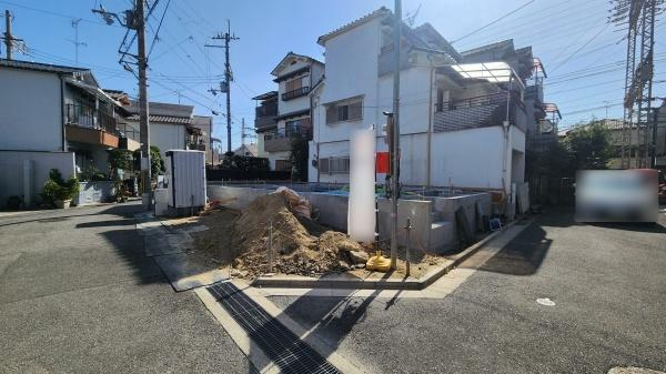 【前面道路含む現地写真】