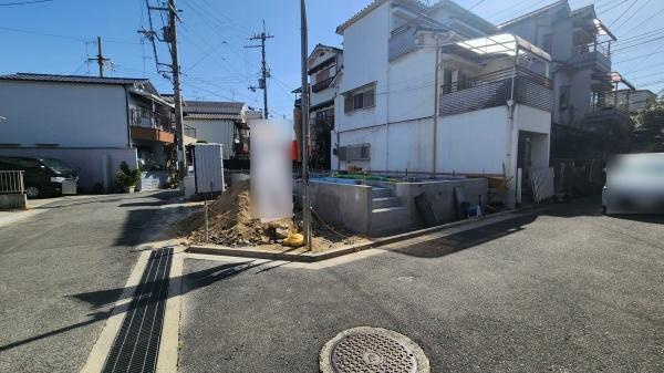 【前面道路含む現地写真】