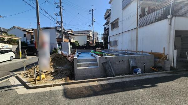 【前面道路含む現地写真】