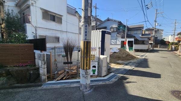 【前面道路含む現地写真】