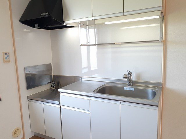 ハイフォーレストのキッチン|コンパクトなキッチンで掃除もラクラク