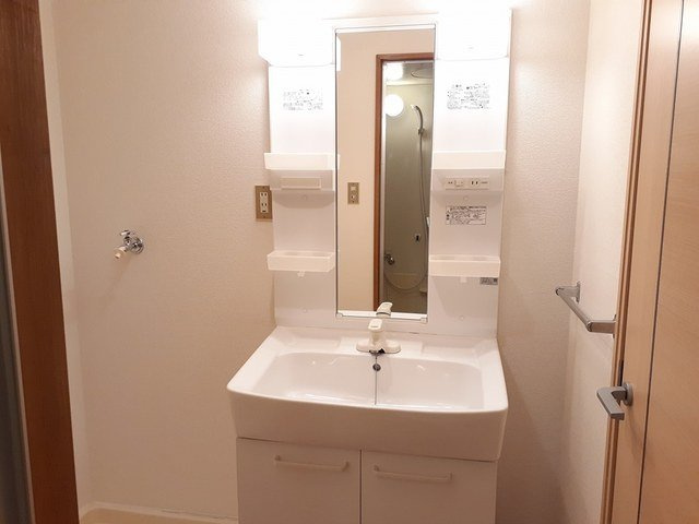 ハイフォーレストの洗面所|ゆったりとスペースのある洗面所