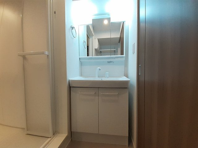 プラウド　横田Ⅲの洗面所|コンパクトで使いやすい洗面所