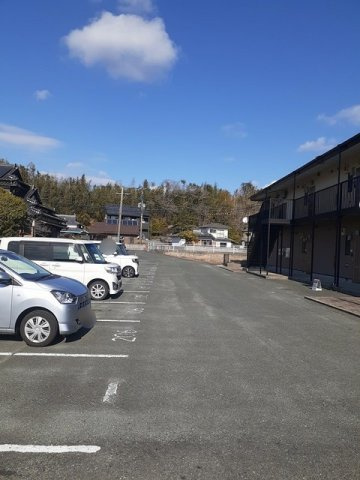 スカイハイツの駐車場