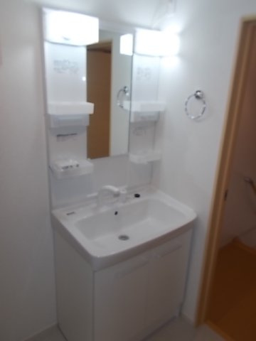 ネオ・ガジュマルＢの洗面所