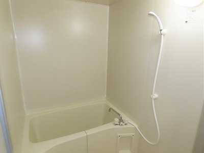 レオパレスプレジール城北Ｂの浴室|お風呂、トイレは完全別です