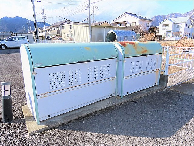 レオパレスクラージュのその他|敷地内にゴミ庫が設置されておりゴミ捨てに便利です