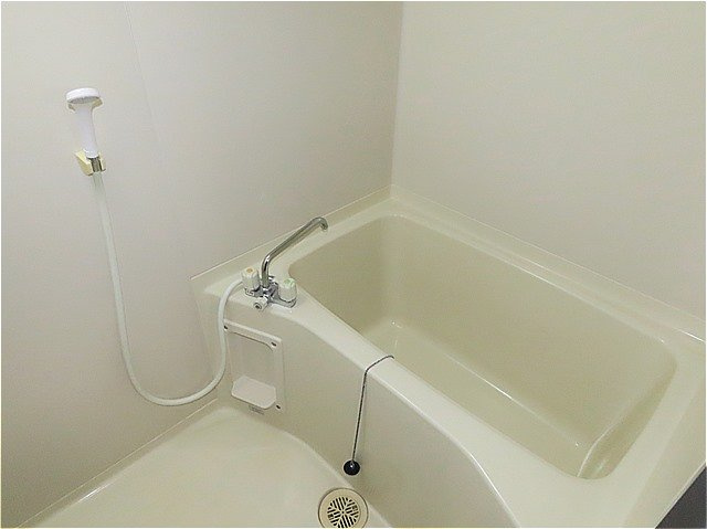 レオパレスクラージュの浴室|お風呂、トイレは完全別です