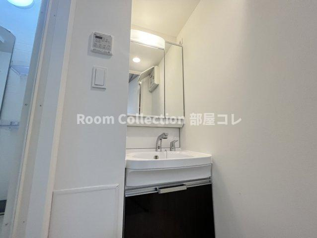 ディアレイシャス尾頭橋の洗面所|※同物件他部屋写真
反転、色違いの場合有
現況優先