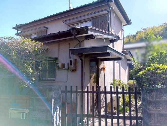 高知市一宮西町　中古一戸建ての外観|今の住まいとしても、これからの建替え用地としても。将来の選択肢を広げられる立地とゆとりが魅力です。