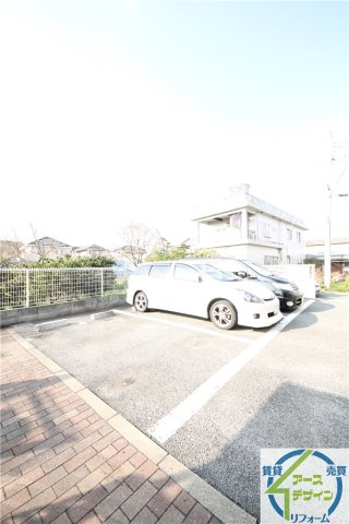 ビレッジコートⅡの駐車場