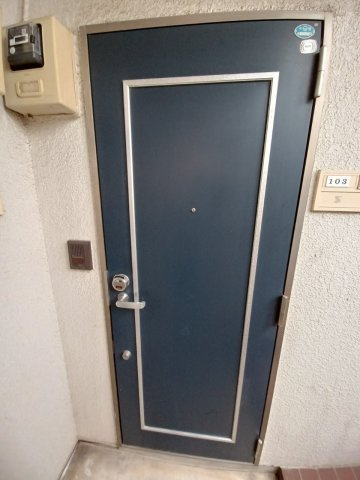 シティパレス泉町の玄関|シンプルで使いやすい玄関です