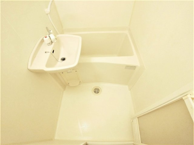 レオパレスバイオレットの浴室|日々の暮らしに欠かせないお風呂です