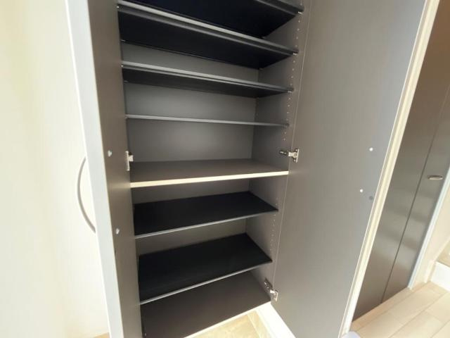 フォルトゥーナ(毛呂山町岩井西アパート新築工事)の収納|下駄箱（イメージ）