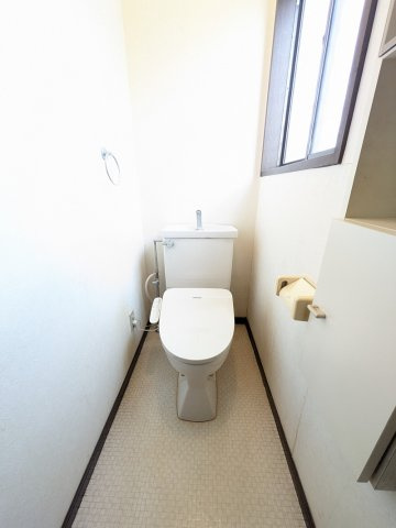 高林西町戸建のトイレ