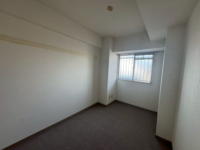 －三丁目不動産-ダイアパレスビッグウィング深谷338の洋室|使い勝手のいい洋室です