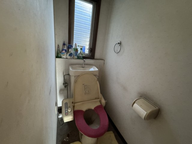 -三丁目不動産-　熊谷市久保島　敷地広々のトイレ|ゆったりとした空間のトイレです