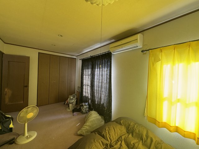 -三丁目不動産-　熊谷市久保島　敷地広々の洋室|使い勝手のいい洋室です