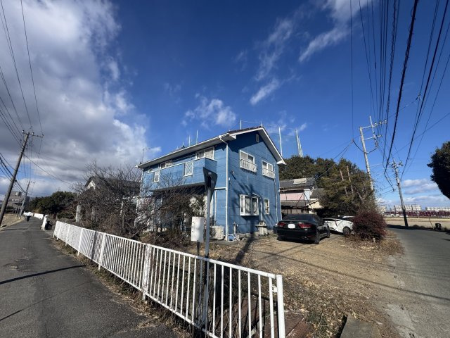 -三丁目不動産-　熊谷市久保島　敷地広々の前面道路含む現地写真