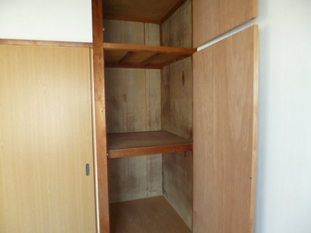 酒津多田貸家　東の収納|LDK収納