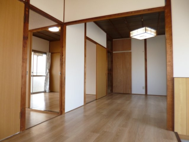 酒津多田貸家　東の居間・リビング