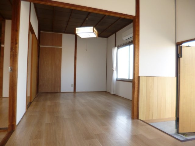 酒津多田貸家　東の居間・リビング