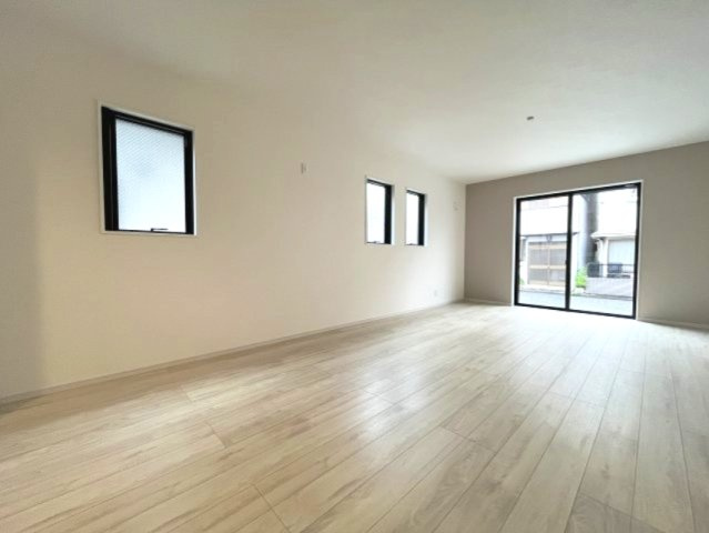 『八王子市新築戸建て』八王子市元横山町3-15-7【仲介手数料無料】　３期の居間・リビング|～仲介手数料無料☆八王子ひなた不動産～八王子市元横山町　新築戸建て
