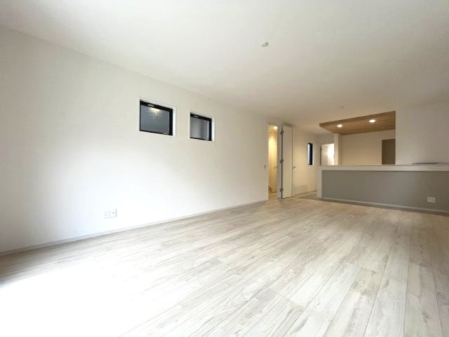 『八王子市新築戸建て』八王子市元横山町3-15-7【仲介手数料無料】　３期の居間・リビング|～仲介手数料無料☆八王子ひなた不動産～八王子市元横山町　新築戸建て