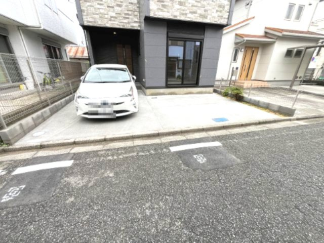 祝成約　八王子市　元横山町　新築戸建て　３期の駐車場|～仲介手数料無料☆八王子ひなた不動産～八王子市元横山町　新築戸建て