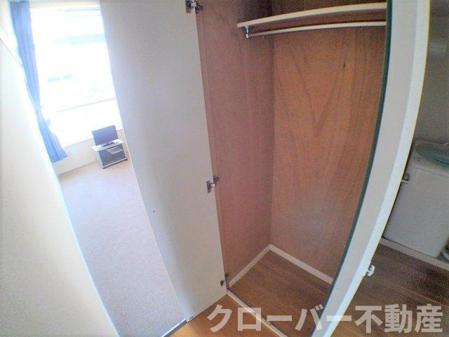 レオパレスＲｕｈｅの収納