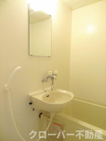 レオパレスＲｕｈｅの浴室