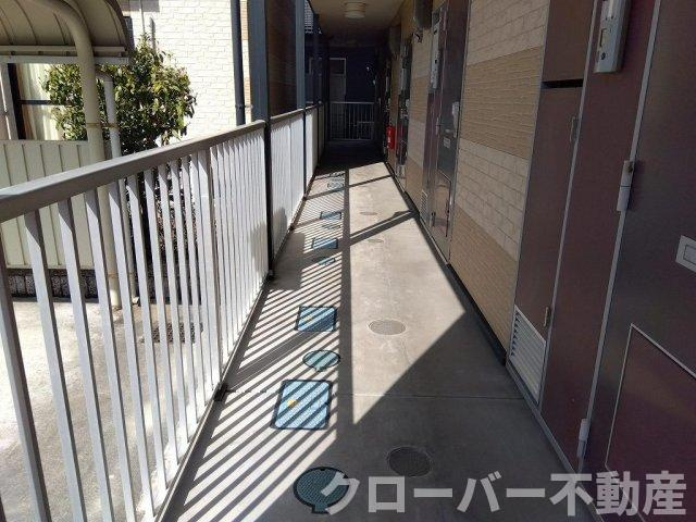 レオパレスヴィラージュ丸亀のエントランス