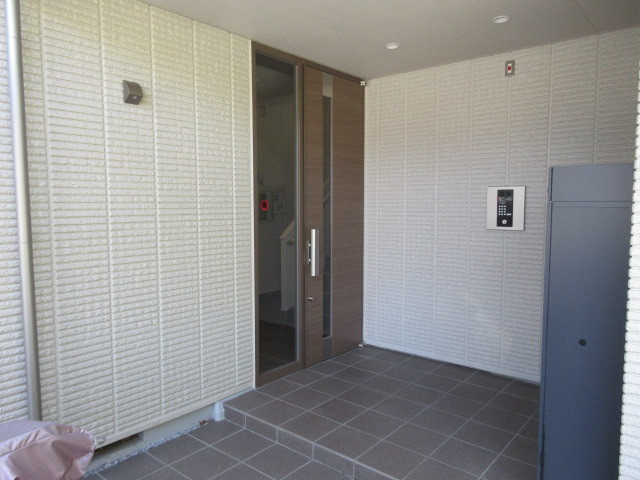 Ｗｉｓｔｅｒｉａ　横浜のロビー|安心のオートロック